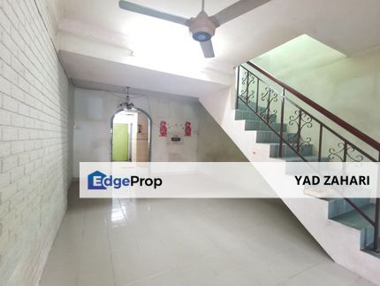 Taman Sri Gombak, Batu Caves | 2 Storey Terrace 2 Bedrooms | RM395K - Freehold, Kitchen Extended & Near Gombak LRT , Selangor, Batu Caves 