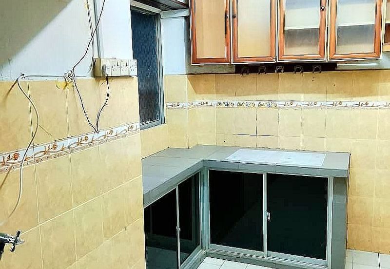 Kondo Rakyat (Desa Pantai Flat)