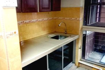 Kondo Rakyat (Desa Pantai Flat)