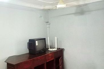 Kondo Rakyat (Desa Pantai Flat)