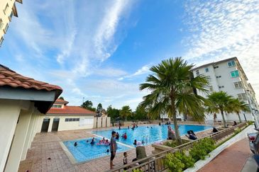 Residensi Warnasari 2