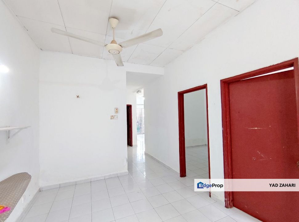 Seksyen 30, Shah Alam | Single Storey Terrace 3 Bedrooms | RM390K - Freehold & Renovated , Selangor, Shah Alam