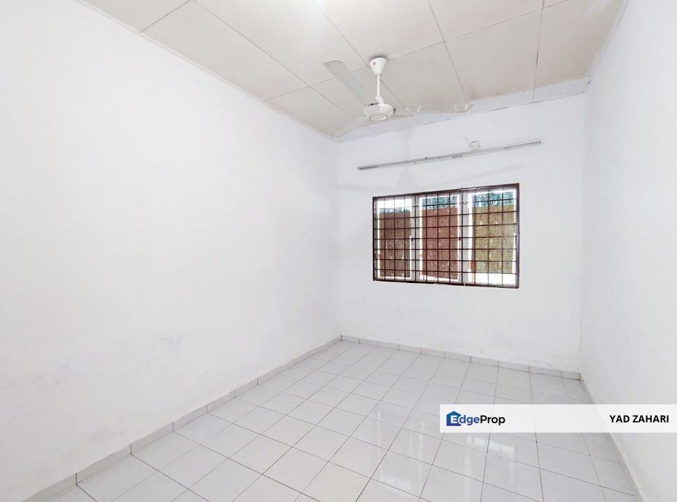Seksyen 30, Shah Alam | Single Storey Terrace 3 Bedrooms | RM390K - Freehold & Renovated , Selangor, Shah Alam