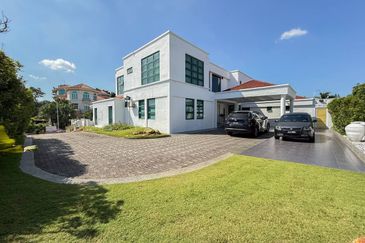 KGSAAS Golf Club, Seksyen 13