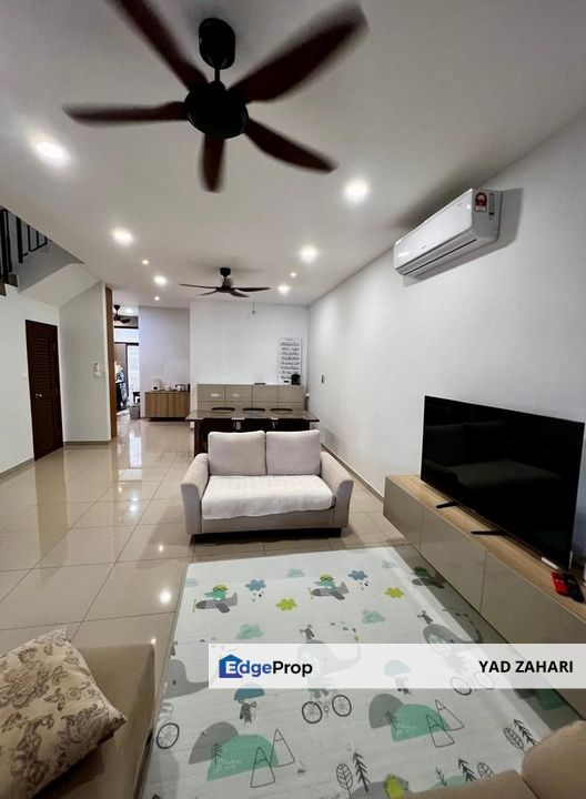 Setia Safiro, Cyberjaya | Double Storey Terrace 4 Bedrooms | RM930K - Partly Furnished, Near Masjid & School and Safe Environment, Selangor, Cyberjaya