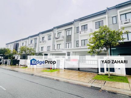 Lakefield Residences, Kajang | 3 Storey Terrace 5+1 Rooms | RM1.2M - Facing Open, Lake View, Freehold & Gated Guarded, Selangor, Kajang