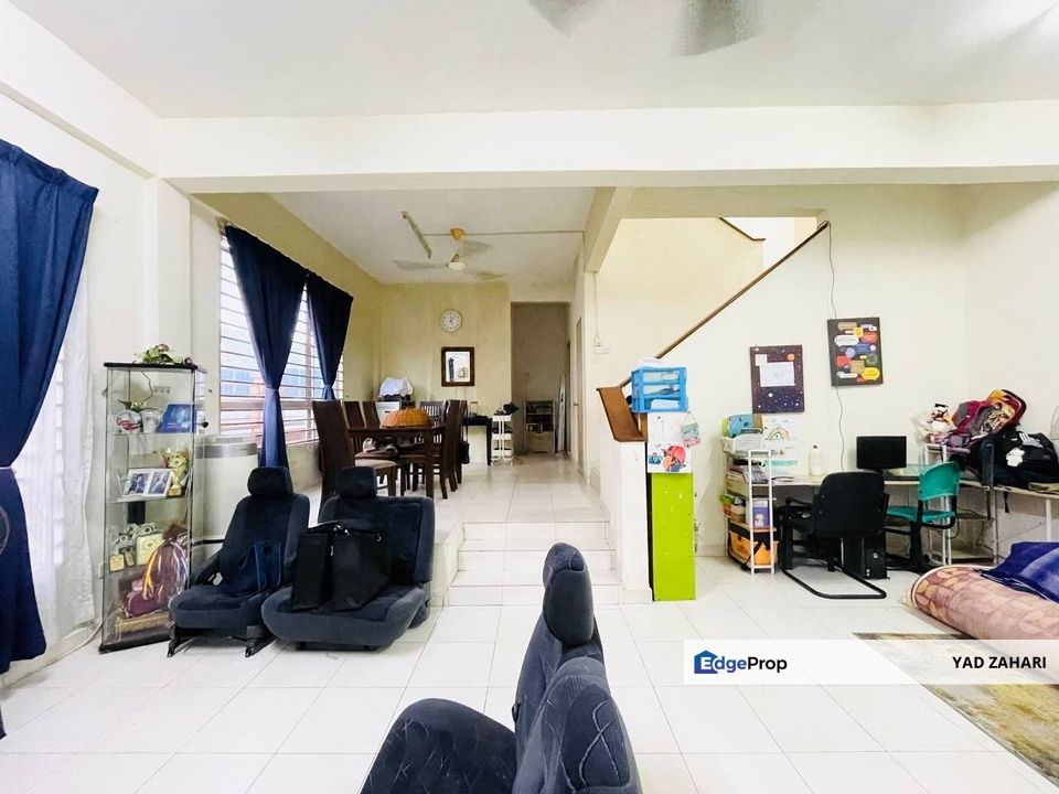 Alam Budiman, Shah Alam | Double Storey Terrace 4 Bedrooms | RM670K - Endlot, Below MV, Extra Parking & Individual Title, Selangor, Shah Alam
