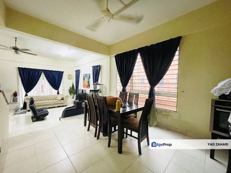Alam Budiman, Shah Alam | Double Storey Terrace 4 Bedrooms | RM670K - Endlot, Below MV, Extra Parking & Individual Title, Selangor, Shah Alam