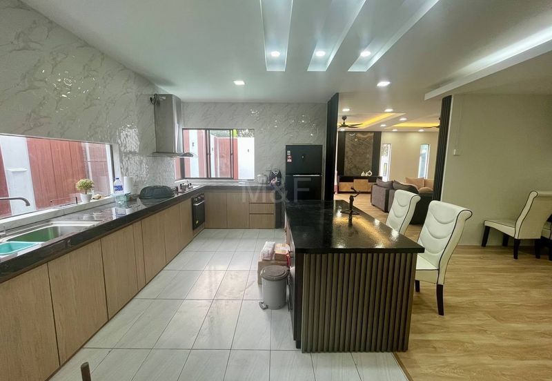 Taman Mentari, Semenyih | Double Storey Terrace 6+1 Rooms | RM850K - Corner Unit, Private Pool & Renovated New Refurbished 
