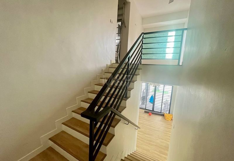 Taman Mentari, Semenyih | Double Storey Terrace 6+1 Rooms | RM850K - Corner Unit, Private Pool & Renovated New Refurbished 