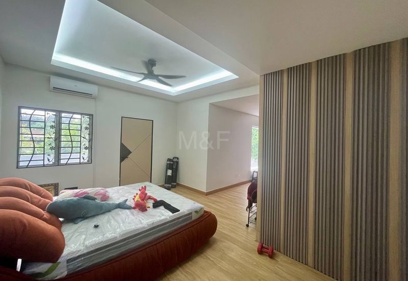 Taman Mentari, Semenyih | Double Storey Terrace 6+1 Rooms | RM850K - Corner Unit, Private Pool & Renovated New Refurbished 