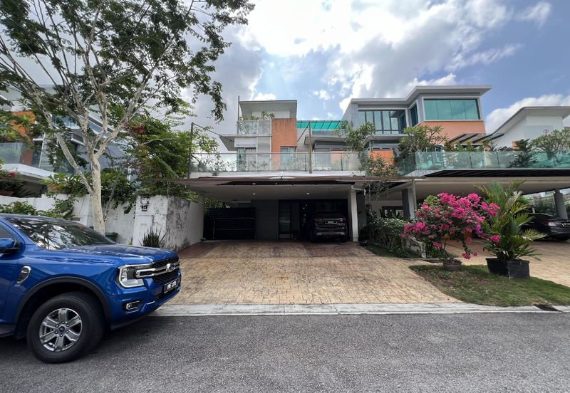 Bangi Lakehill Villas