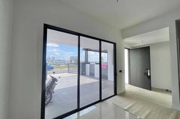 Serenia (Type Anira), Sepang | Double Storey Terrace 4 Bedrooms | RM790K - Facing Open, New Unit & Freehold Individual Title