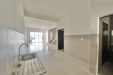 Serenia (Type Anira), Sepang | Double Storey Terrace 4 Bedrooms | RM790K - Facing Open, New Unit & Freehold Individual Title