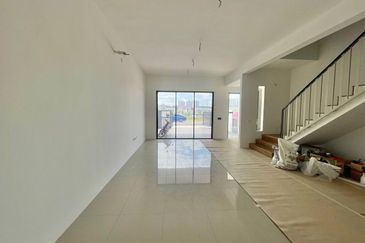 Serenia (Type Anira), Sepang | Double Storey Terrace 4 Bedrooms | RM790K - Facing Open, New Unit & Freehold Individual Title