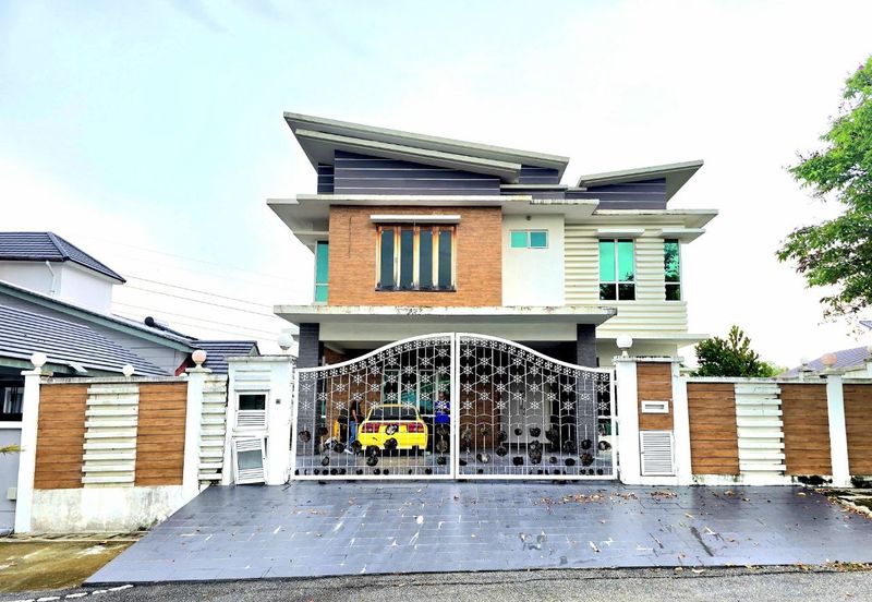 Putra Hill Residency