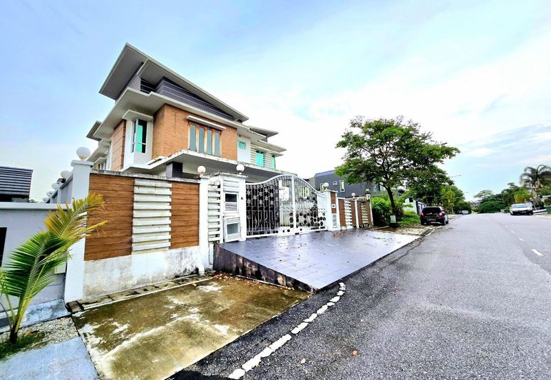 Putra Hill Residency