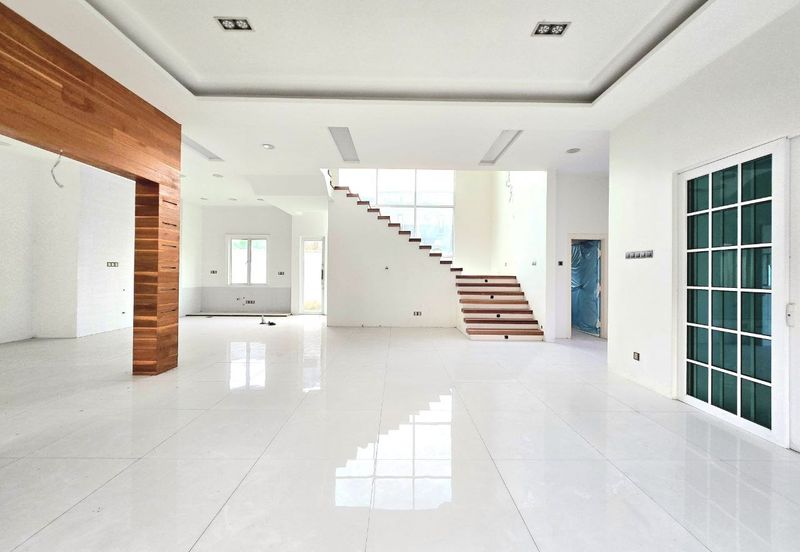 Putra Hill Residency