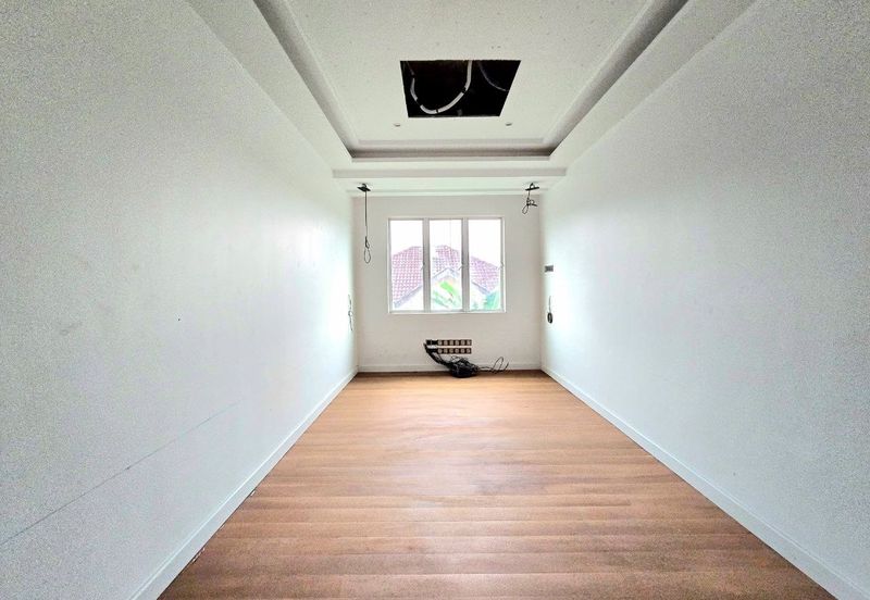 Putra Hill Residency