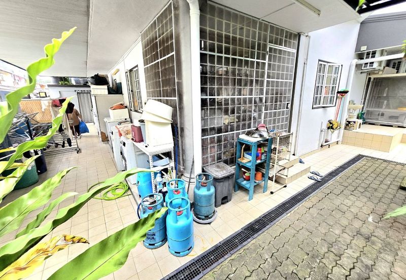 Jalan Kolam Air Lama C 