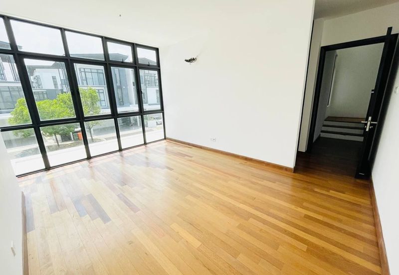 Augusta Residence, Presint 12