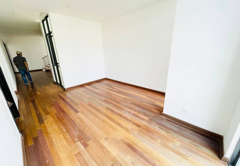 Augusta Residence, Presint 12