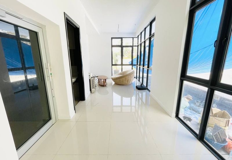 Augusta Residence, Presint 12