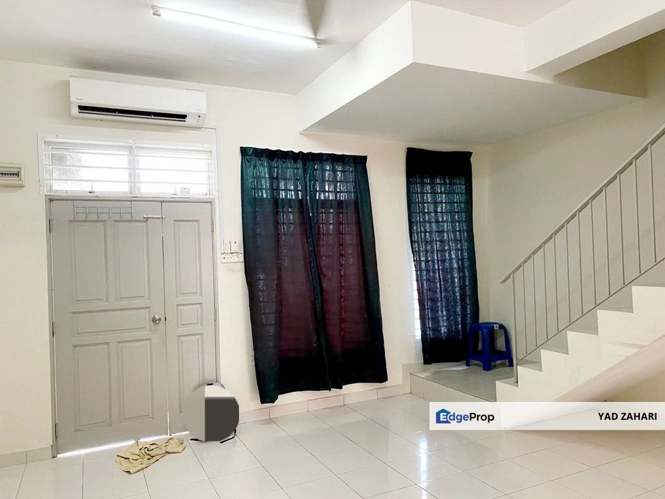 Taman Bentara, Telok Panglima Garang | Double Storey Terrace 4 Bedrooms | RM399K - Low Density, Malay Reserved & Partial Furnished, Selangor, Telok Panglima Garang