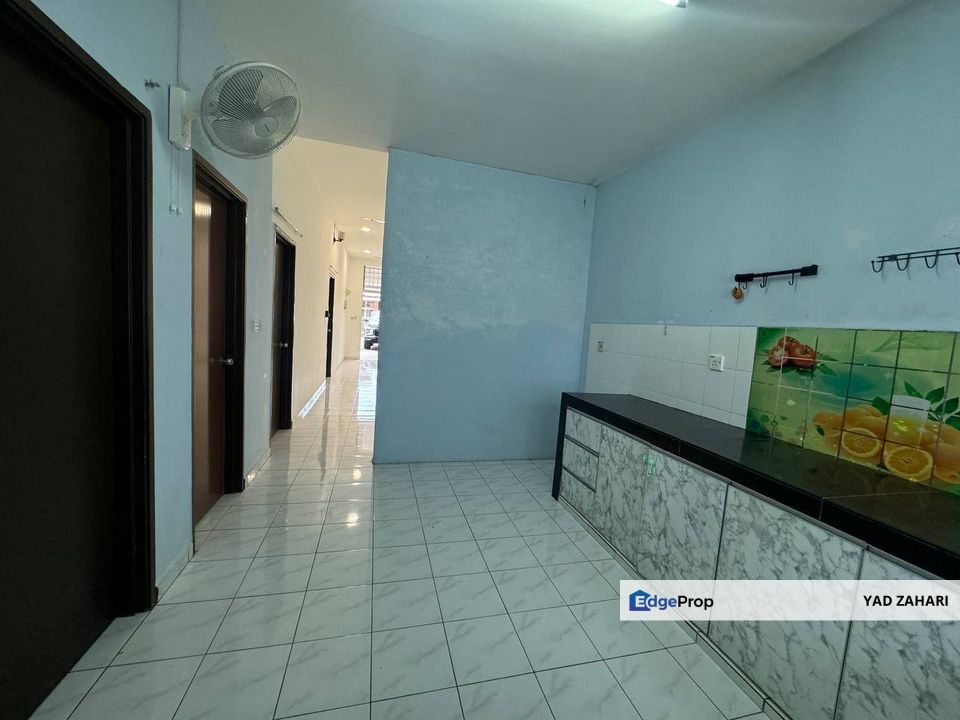 Taman Idaman, Seksyen 30, Shah Alam | Single Storey Terrace 3 Bedrooms | RM385K- Nearby Amenities and Matured Area, Selangor, Shah Alam