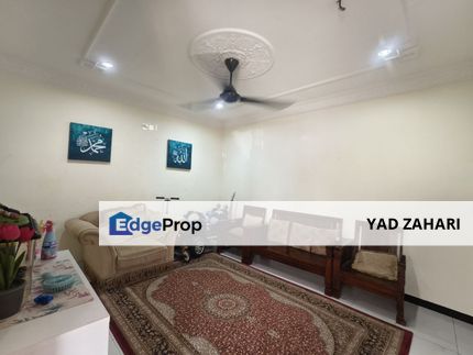 Seksyen 7, Shah Alam | Double Storey Terrace 5 Bedrooms | RM750K - Partial Furnished and Nearby School & Surau , Selangor, Shah Alam