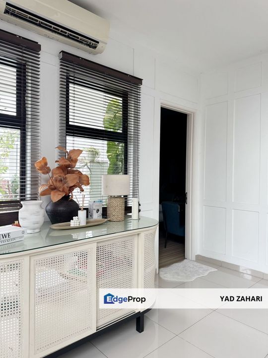 Taman Villa Perdana, Kajang | 3 Storey Semi-D 7+3 Rooms | RM1.99M - Spacious, Extended & Renovated with Partial Furnished, Selangor, Kajang