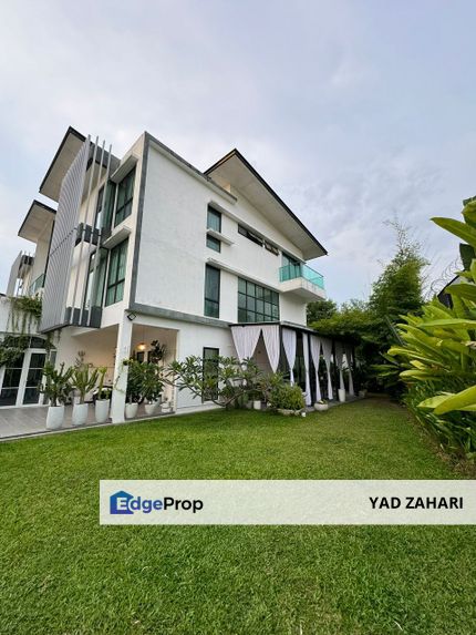 Taman Villa Perdana, Kajang | 3 Storey Semi-D 7+3 Rooms | RM1.99M - Spacious, Extended & Renovated with Partial Furnished, Selangor, Kajang