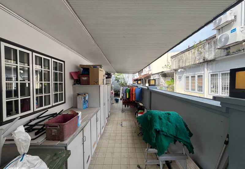 Jalan Kolam Air Lama B