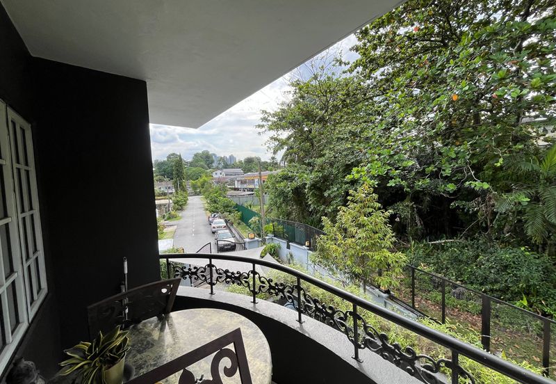 Jalan Kolam Air Lama B