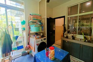 Perdana Lakeview East