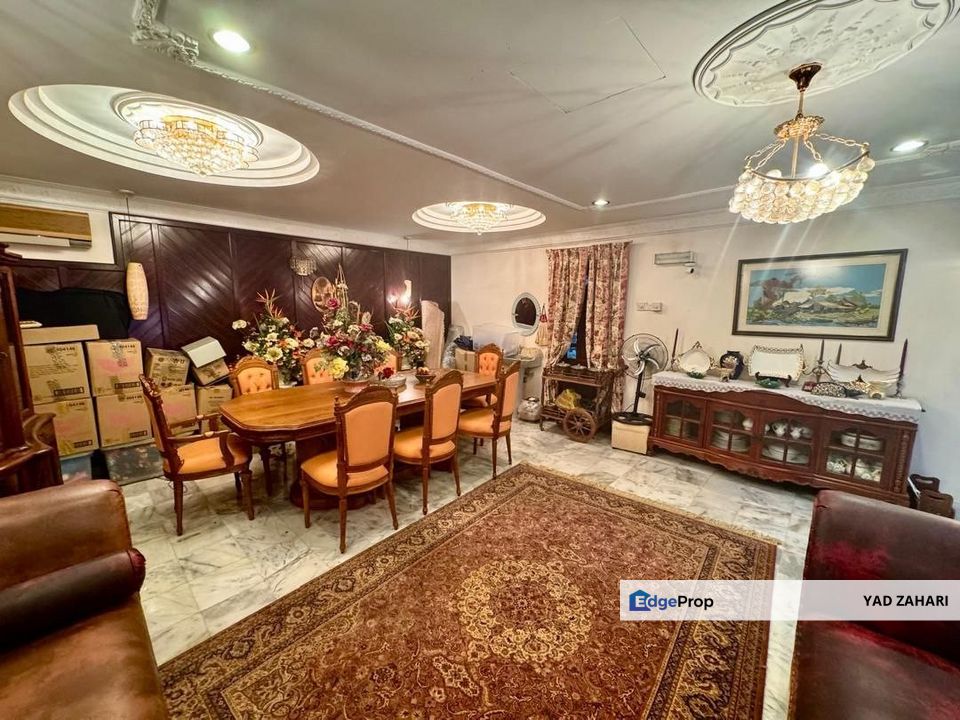 Seksyen 3, Shah Alam | Bungalow 6+1 Rooms | RM1.89M - Spacious Land and Porch & Renovated, Selangor, Shah Alam