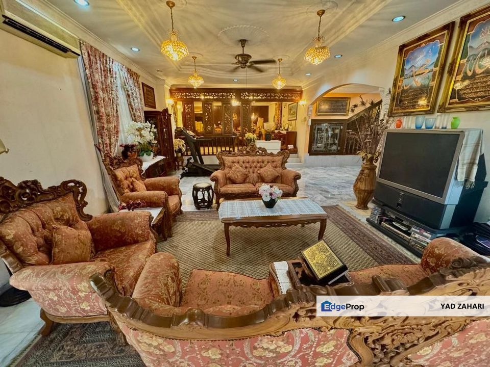 Seksyen 3, Shah Alam | Bungalow 6+1 Rooms | RM1.89M - Spacious Land and Porch & Renovated, Selangor, Shah Alam