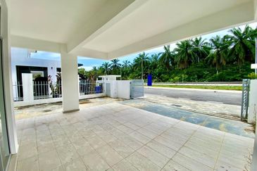 Laman Sutera Seksyen U15, Shah Alam | Double Storey Semi D 5 Bedrooms | RM850K - Facing Open, Non Bumi lot & Peace Environment