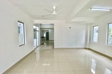 Laman Sutera Seksyen U15, Shah Alam | Double Storey Semi D 5 Bedrooms | RM850K - Facing Open, Non Bumi lot & Peace Environment