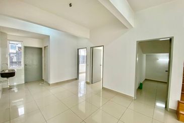 Laman Sutera Seksyen U15, Shah Alam | Double Storey Semi D 5 Bedrooms | RM850K - Facing Open, Non Bumi lot & Peace Environment