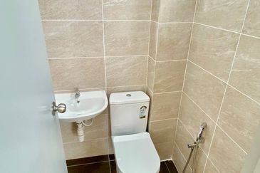 Laman Sutera Seksyen U15, Shah Alam | Double Storey Semi D 5 Bedrooms | RM850K - Facing Open, Non Bumi lot & Peace Environment