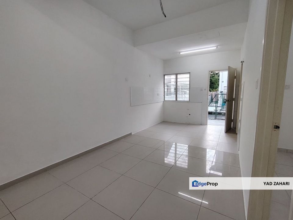 Jalan Kebun Baru, Telok Panglima Garang | Double Storey Terrace 4 Bedrooms | RM490K - Endlot, Gated Community & Near School with Extra Land, Selangor, Telok Panglima Garang