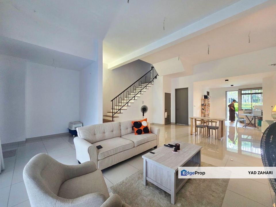 Maple Residence, Cyberjaya | Double Storey Terrace 4 Bedrooms | RM1.07M - Freehold, Non Bumi lot, Easy Access to Highway & Spacious, Selangor, Cyberjaya