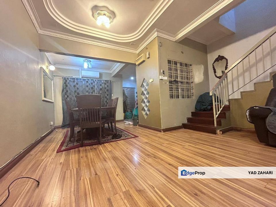 Taman Sandaran Permai, Shah Alam | Double Storey Terrace 4 Bedrooms | RM450K- Nearby UITM, School and Renovated, Selangor, Shah Alam