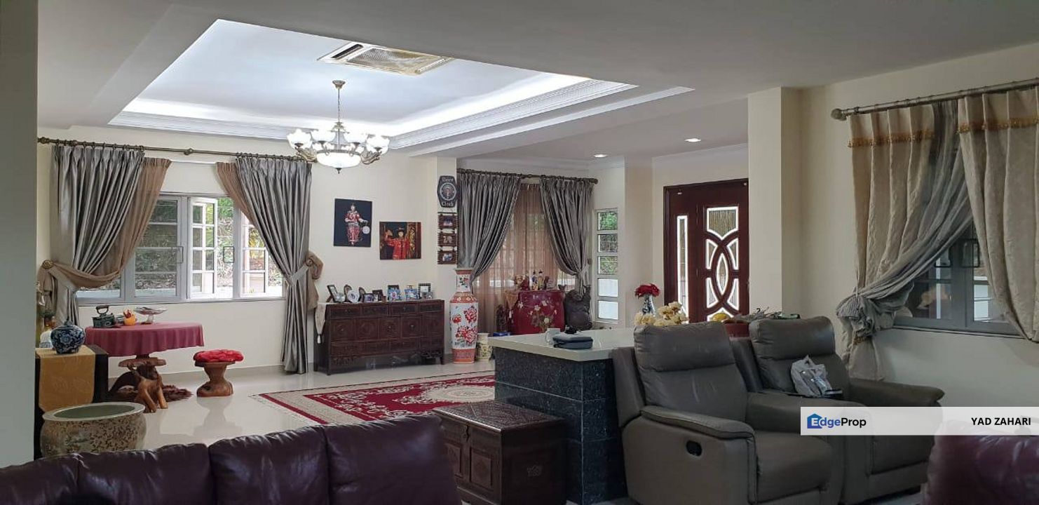 Taman Villa Heights, Kajang | Bungalow 7 Bedrooms | RM2.8M - Spacious Unit, With Jacuzzi & Extra Land as Garden, Selangor, Kajang