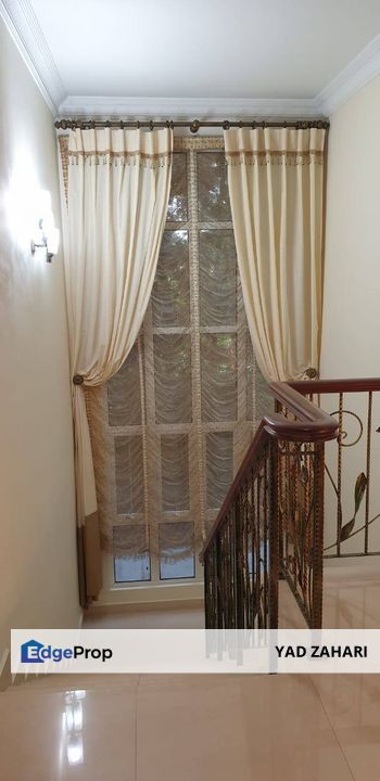 Taman Villa Heights, Kajang | Bungalow 7 Bedrooms | RM2.8M - Spacious Unit, With Jacuzzi & Extra Land as Garden, Selangor, Kajang