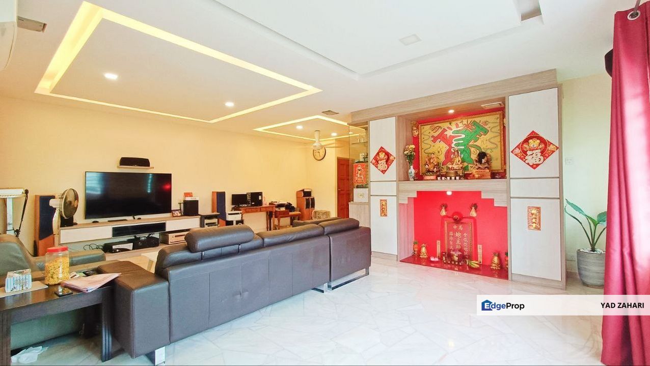 Ampang Jaya, Ampang | Double Storey Semi-D 4 Bedrooms | RM1.38M - Renovated unit, Semi Furnished and Well Maintained, Selangor, Ampang