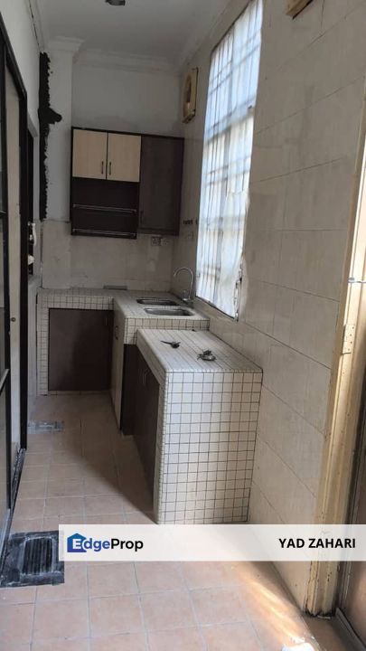 Subang Impian, Shah Alam | Double Storey Terrace 4 Bedrooms | RM520K - Gated Guarded, Facing Open and Renovated, Selangor, Subang