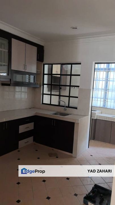 Subang Impian, Shah Alam | Double Storey Terrace 4 Bedrooms | RM520K - Gated Guarded, Facing Open and Renovated, Selangor, Subang