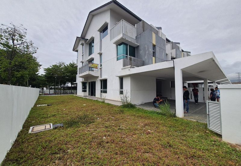 Tropicana Aman Bayan Residences